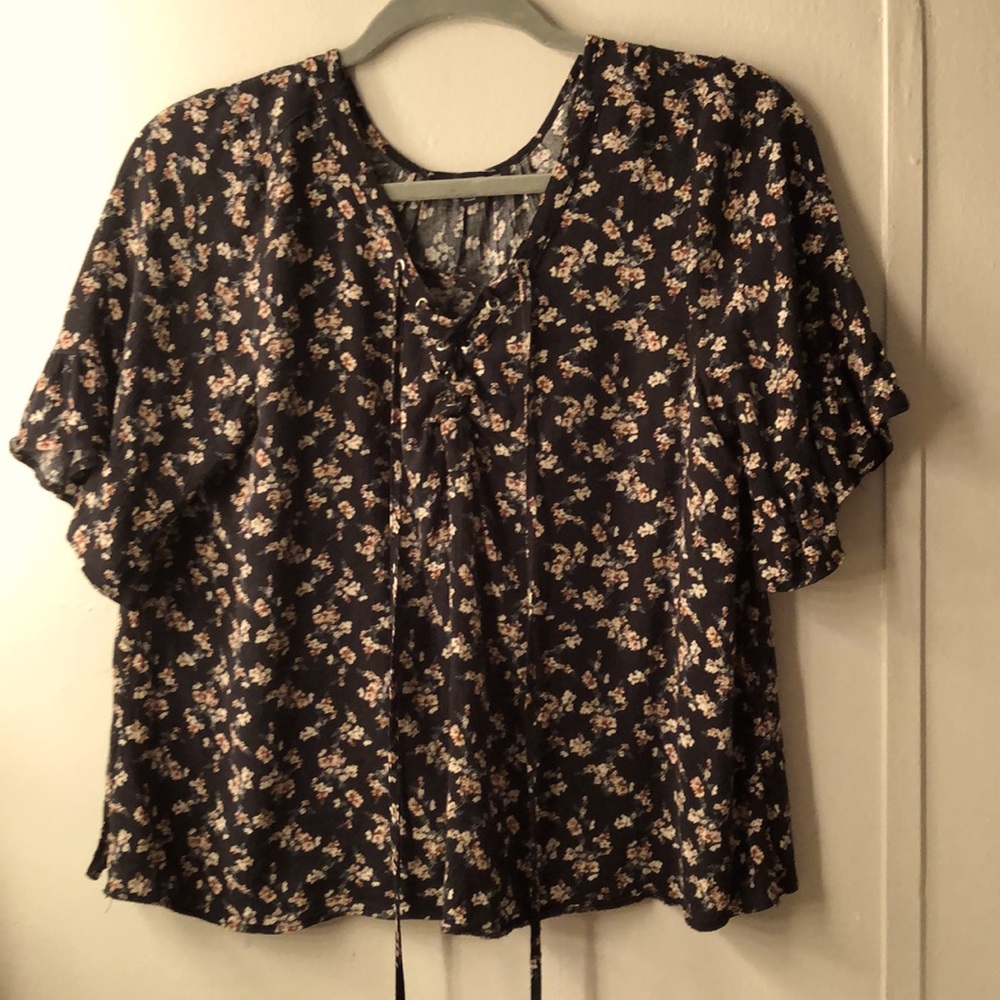 cute amercian eagle floral top